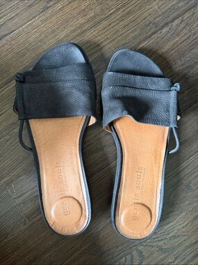 KENNETH COLE SUEDE FLATS GENTLE SOULS